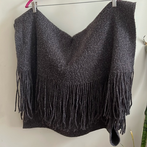 Free People Accessories - Free people//large scarf